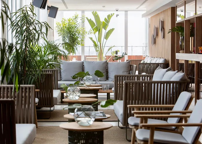 ME Madrid Reina Victoria By MeliáAlbergo